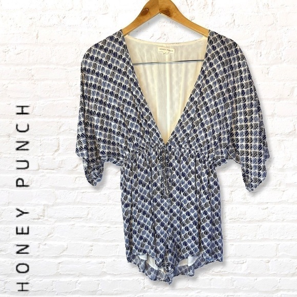 Honey Punch Plunge Neck Romper Size Small Blue Geometric Print Tie Front Rayon - Picture 9 of 10